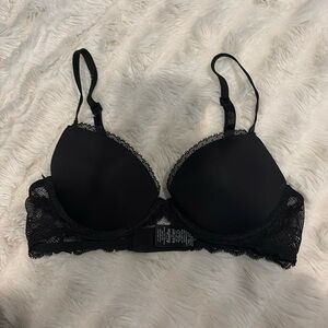 Calvin Klein 32B Black Bra with lace trim